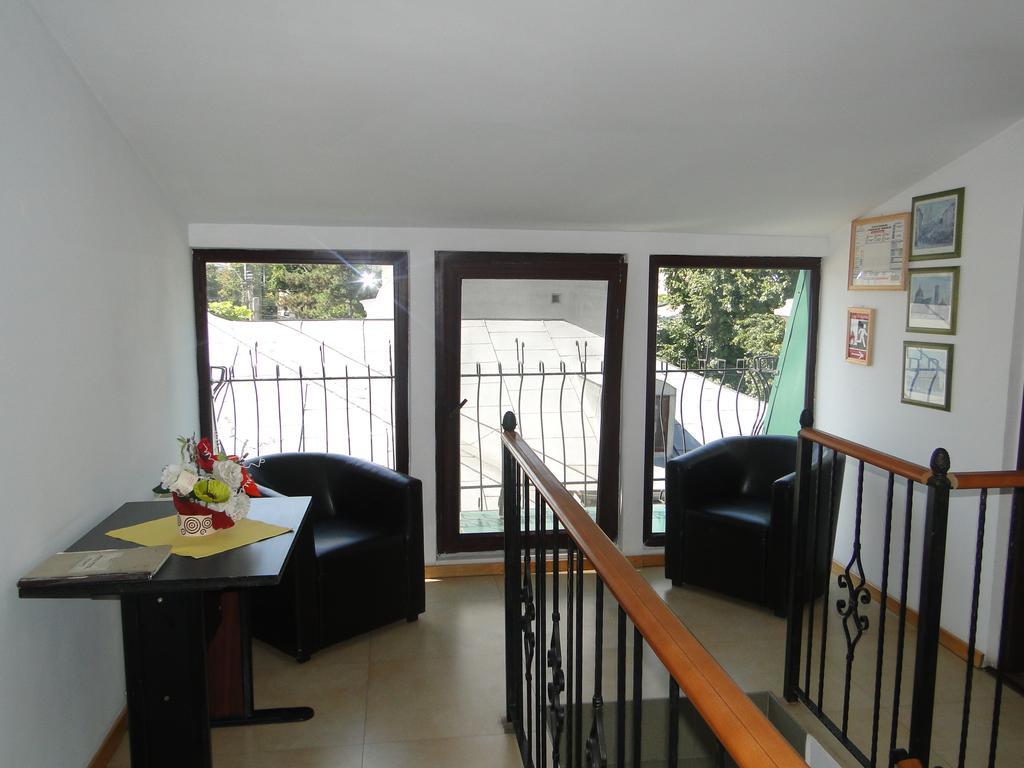 Hostel Bella Italia Brăila Exteriör bild